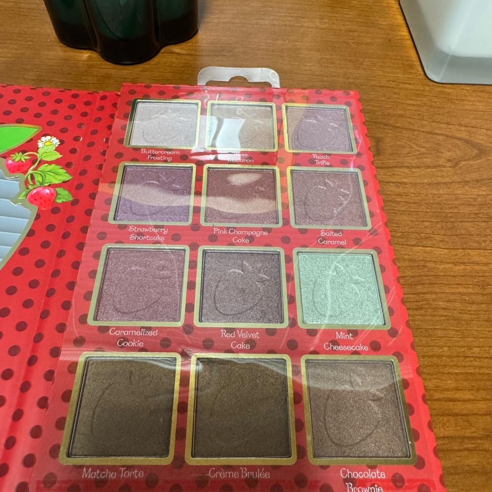 Strawberry Shortcake Eyeshadow Palette - Picture 4 of 6